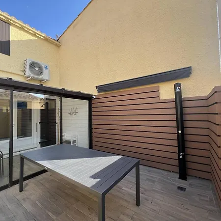 Villa T3 Renovee Climatisee, Piscine, Proche Et Commerces - Fr-1-81-622